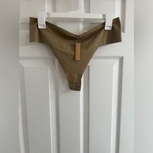 Skims Thong Size 2X